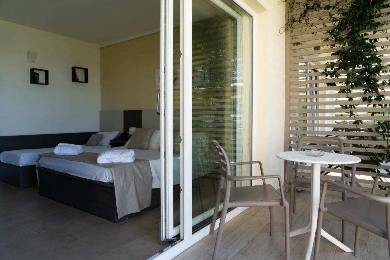 Deluxe Triple Room,1087470433:JPEG